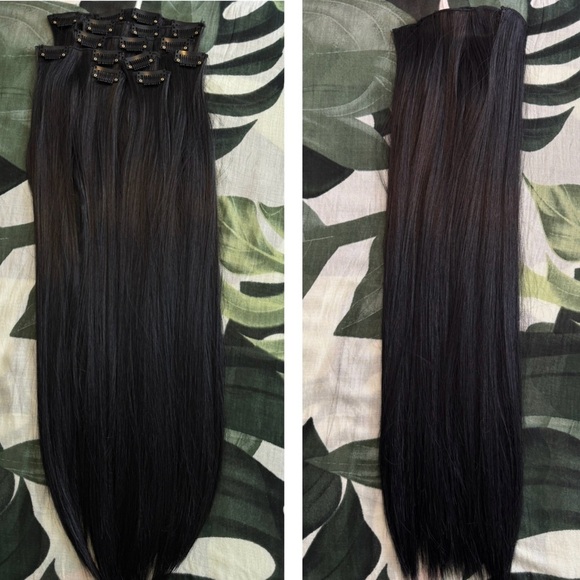 24 In Black Clip in Hair Extensions Straight Beautiful Hair - Picture 1 of 8